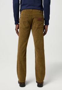 Wrangler GREENSBORO - Tiesaus kirpimo džinsai - kangaroo