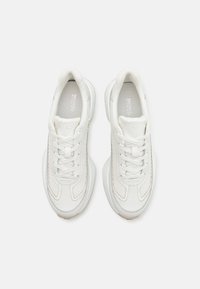 MICHAEL Michael Kors ARI TRAINER - Zapatillas - off-white