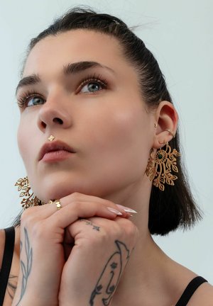 Wildcat, ENCHANTED MOSS AGATE HOOPS PAIR - Earrings - Gold