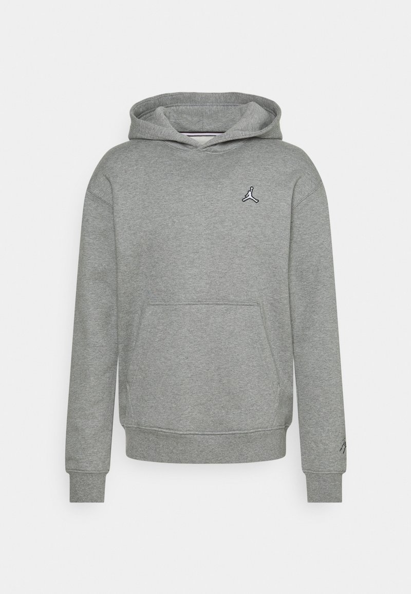 Sweat à capuche gris à manches longues, poche kangourou à l'avant, petit logo noir et blanc sur la poitrine, et bords-côtes aux manches et à l'ourlet.