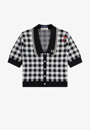 Sort-hvid ternet kortærmet cardigan med sort krave, hvide knapper, to røde hjertepatches og broderet hvidt logo på brystet.