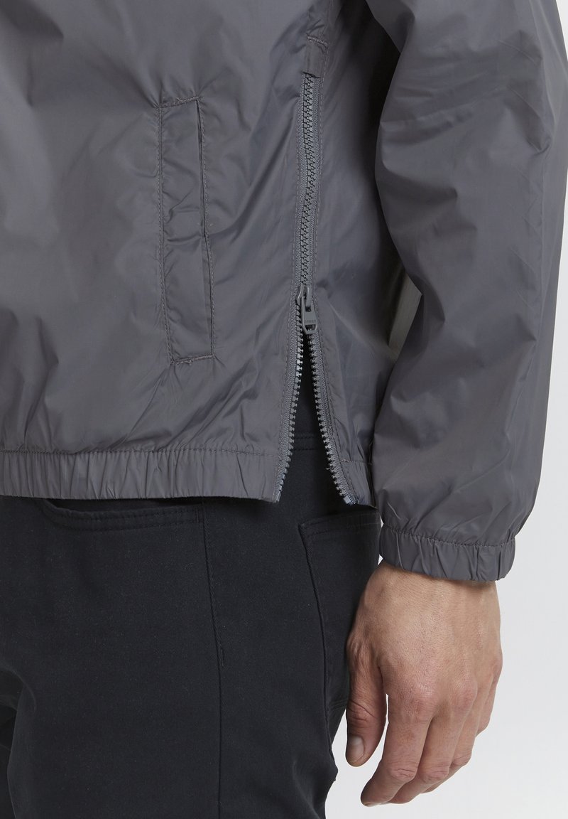 Herren Leichte Jacken | 11 Project PRSKOV Windbreaker iron gate/grau - AV74784 Herren Leichte Jacken | 11 Project PRSKOV Windbreaker iron gate/grau - AV74784