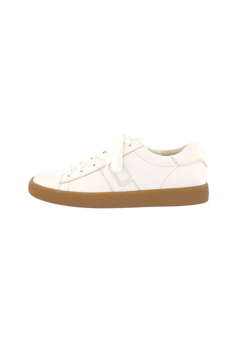 Fehér sneakers, sima vászon felsőrésszel, kerek orral és gumi talppal. Fűzős kialakítás jellemzi, minimalista részletekkel.