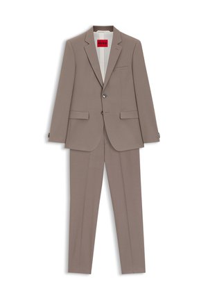 Herenpak in taupebruin met een colbert met enkele rij knopen, voorzien van klepzakken en een reverskraag, gecombineerd met bijpassende rechte broek.