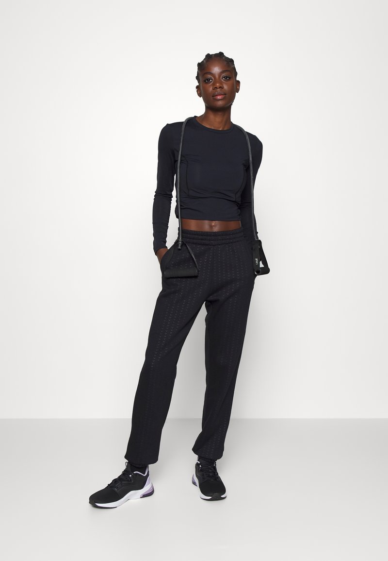 Damen Sportbekleidung | ONLY Play ONPOMRAN Jogginghose black/schwarz - SK53408 Damen Sportbekleidung | ONLY Play ONPOMRAN Jogginghose black/schwarz - SK53408