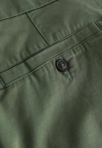 Next SKINNY FIT STRETCH - Shorts - sage green