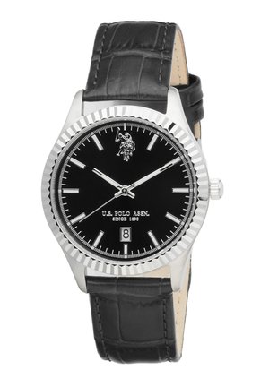 Orologio U.S. Polo Assn. con quadrante nero, indici argentati, datario a ore 6, ghiera argentata testurizzata e cinturino in pelle nera.