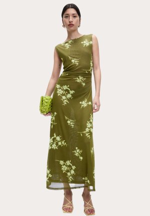 Marks & Spencer COLUMN - Etuikleid - bright sage