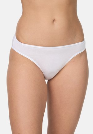 Weiße Baumwoll-Bikini-Slips mit glatter Textur, niedrigem Bund und minimaler Nahtführung an Taille und Beinausschnitten.