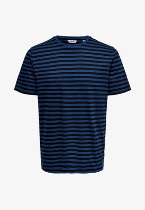 T-Shirt mit kurzem Ärmel und Rundhalsausschnitt, mit horizontalen schwarzen und dunkelblauen Streifen, reguläre Passform, einfarbiger Hintergrund.