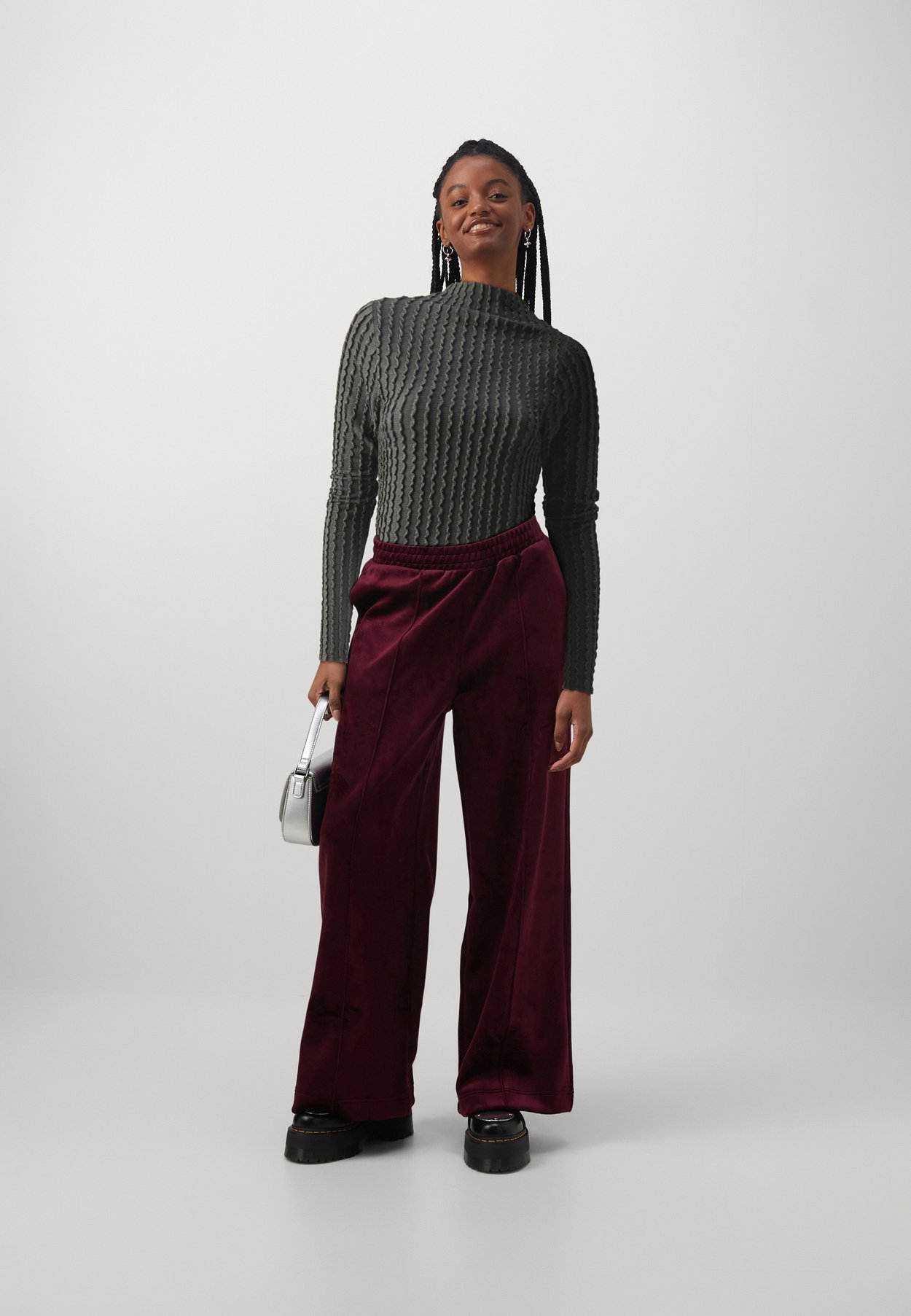 ONLHELLE MOCK NECK