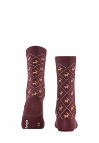 Bordowe bawełniane skarpetki z wzorem w romby, ozdobione małymi żółtymi grafikami jeleni i białymi liniami, wykończone ściągaczem.
