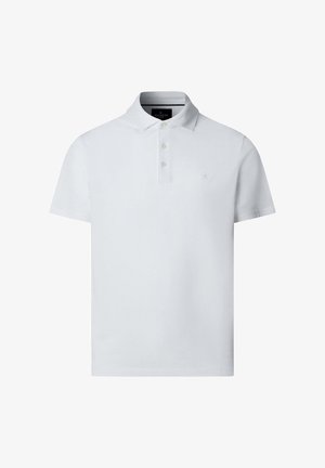 Weißes Polohemd mit kurzen Ärmeln, drei Knöpfen und einem kleinen gestickten Logo auf der linken Brust, vor weißem Hintergrund präsentiert.