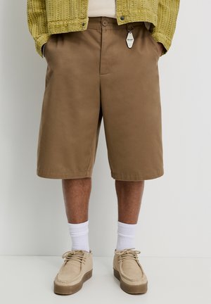PULL&BEAR SKATER - BERMUDA - Shorts - beige