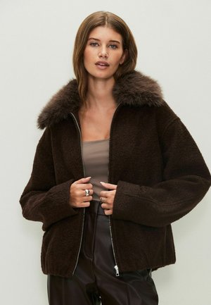 WITH DETACHABLE COLLAR  - Chaqueta de invierno - chocolate brown