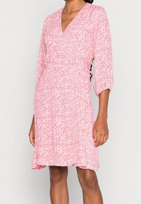 Modström Cocktailklänning - pink