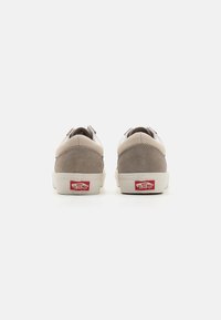 Vans OLD SKOOL UNISEX - Tenisice - earth tones/moon rock