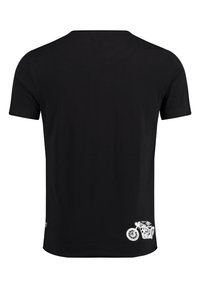 T-shirt in cotone nero con maniche corte, caratterizzato da una grafica di motocicletta bianca sul lato destro inferiore, design con colletto rotondo e texture liscia.