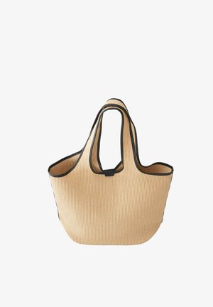 Beige geweven draagtas met zwarte bies en korte handvatten, met een eenvoudige zwarte sluiting boven in het midden.