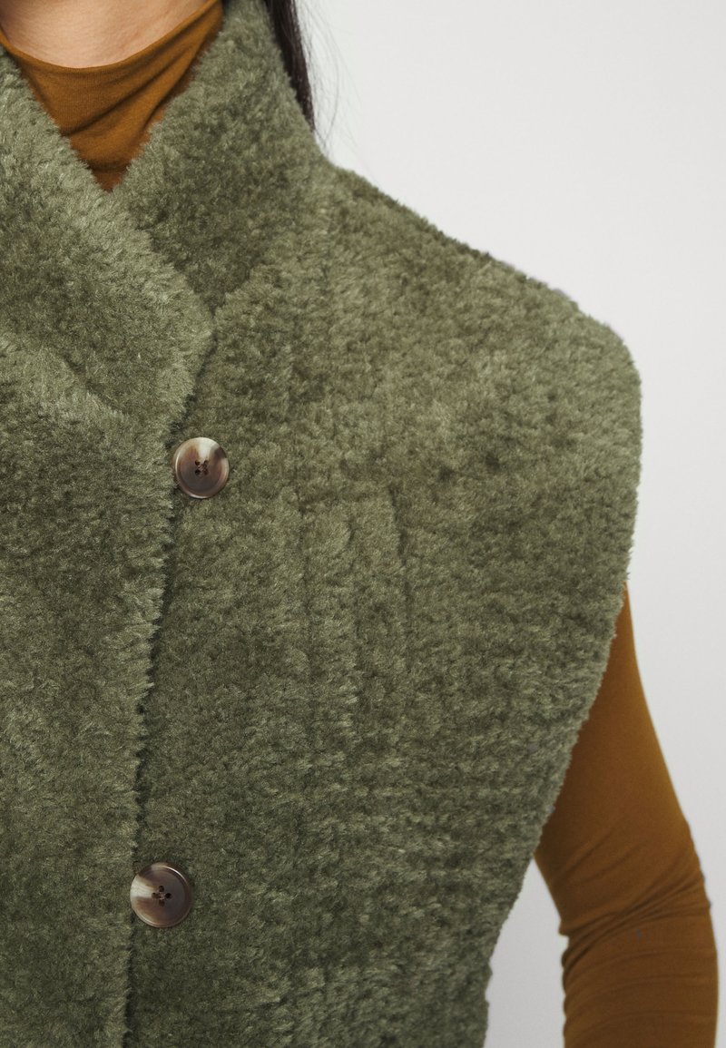 Damen Leichte Jacken | Another-Label UNNI VEST Weste deep green/grün - BT22636 Damen Leichte Jacken | Another-Label UNNI VEST Weste deep green/grün - BT22636