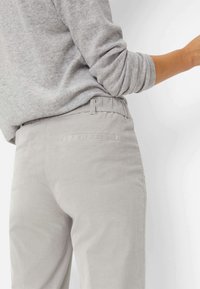 BRAX STYLE PEGGY  - Trousers - frozen grey