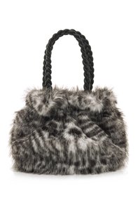 Sac à main en fausse fourrure grise et noire avec une poignée tressée noire. Présente une fourrure douce et texturée avec un motif ondulé.