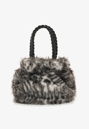 Nepluizige handtas in grijs en zwart met een gevlochten zwart handvat. Kenmerkt zich door zacht, textuurverrijkend pluche met een golvend patroon.