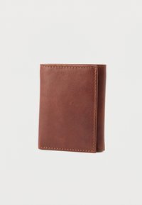 Braune Lederbrieftasche mit glatter Textur, klappbarem Design, sichtbaren Nähten und kompakter rechteckiger Form.