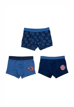 Drei Paar Jungen-Boxershorts: dunkelblau mit einem kreisförmigen Muster, hellblau mit einem Grafikdruck und einfarbig dunkelblau mit einem Emblem.