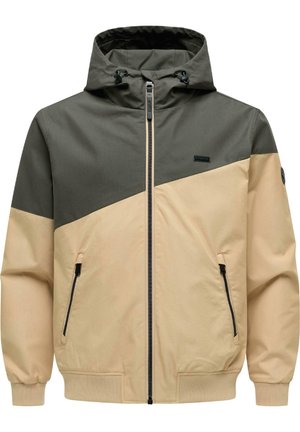 Herrejakke med hætte i beige på nederste del af kroppen og ærmer, olivengrøn øverste del af kroppen og hætte, lynlås foran og lynlåslommer i siden.