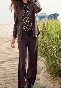 Betty Barclay Jacka i konstläder - brown