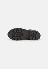 Tommy Jeans URBAN BOOT - Gležnjače s platformom - bleached stone