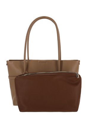 Twee bruine leren tassen: een grote tas met lange hengsels en een kleinere etui met ritssluiting vooraan.