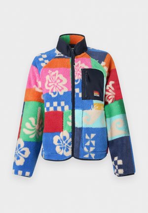 Farebná fleecová bunda s kvetinovými a geometrickými vzormi, čiernym zipsovým vreckom na prsiach a vysokým golierom.