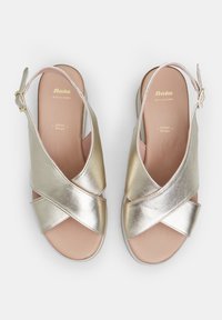 Bata Platvormsandaalid - oro