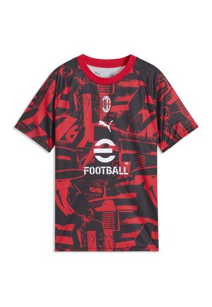 Czarno-czerwona koszulka piłkarska AC Milan z logo Puma, herbem klubu i abstrakcyjnym wzorem graficznym z przodu i na rękawach.