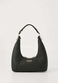 Musta teksturoidusta nahasta valmistettu käsilaukku, jossa on jämäkkä muoto, kaareva kahva ja kullanväriset metalliosat. Edessä on logolaatta.