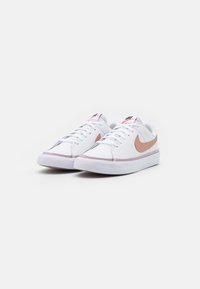 Nike Sportswear COURT LEGACY - Sneakers basse - white/metallic red bronze/mint foam/amethyst ash