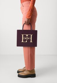 Elisabetta Franchi Kabelka - rouge noir