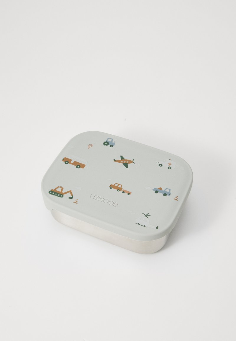 Obdélníková jídelní krabička se měkkým šedým víkem, které zdobí barevné ilustrace vozidel; nerezová ocel na základně, hladký povrch a zaoblené hrany.