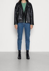ARKET Sweter