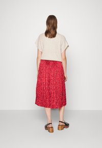 Scotch & Soda PLEATED PRINTED SKIRT - Saia evasé - electric red