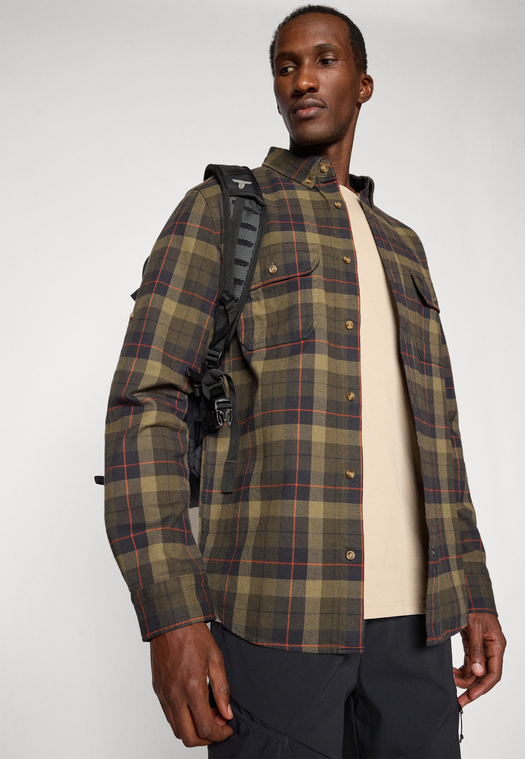 Fjällräven SINGI HEAVY FLANNEL SHIRT M - Shirt - black/deep forest