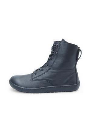 - Ankle boot