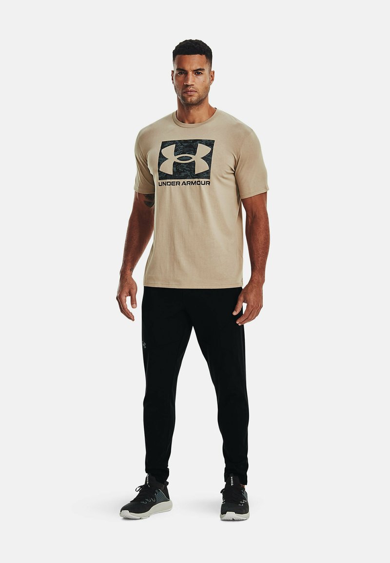 t shirt under armour beige