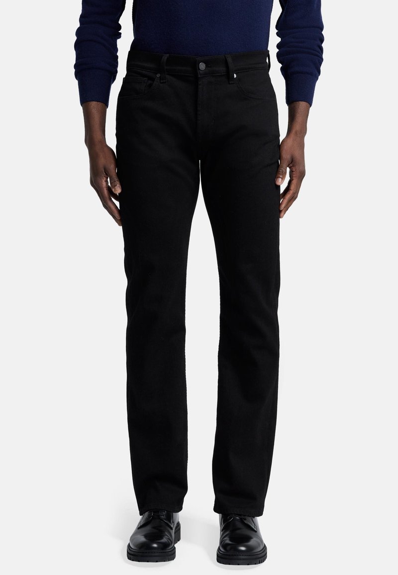 Zwarte denim jeans met een rechte pijpontwerp. Voorzien van een knoop- en ritssluiting, riemlussen en voorzakken. Gladde textuur.