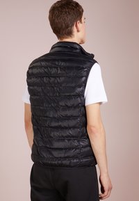 EA7 Emporio Armani WAISTCOAT Weste black/schwarz Zalando
