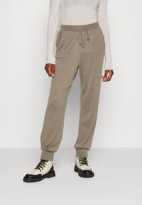 Lounge Nine BALLOU PANT - Calças de fato de treino - vintage khaki melange