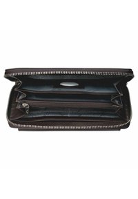 Bruine ritstas met meerdere vakken, een ritsvak en een gemusterde binnenvoering. Voorzien van hardware in zilverkleur.