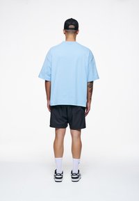 Pegador LOGO BOXY TEE - Basic póló - vintage washed riviera blue gum